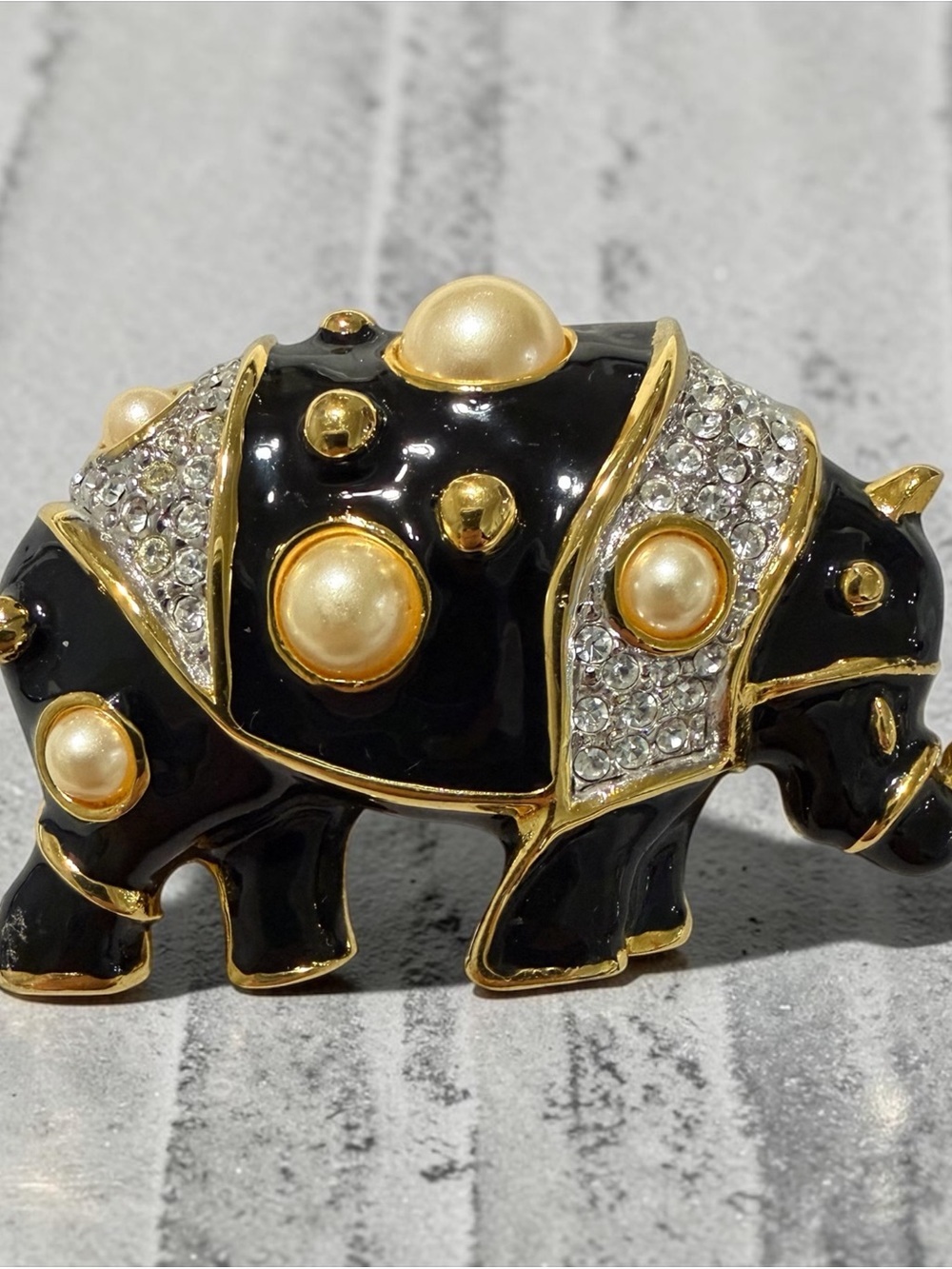 Vtg Kenneth Jay Lane (KJL) Black Enamel Rhino Brooch Rhinestone & Pearl Figural